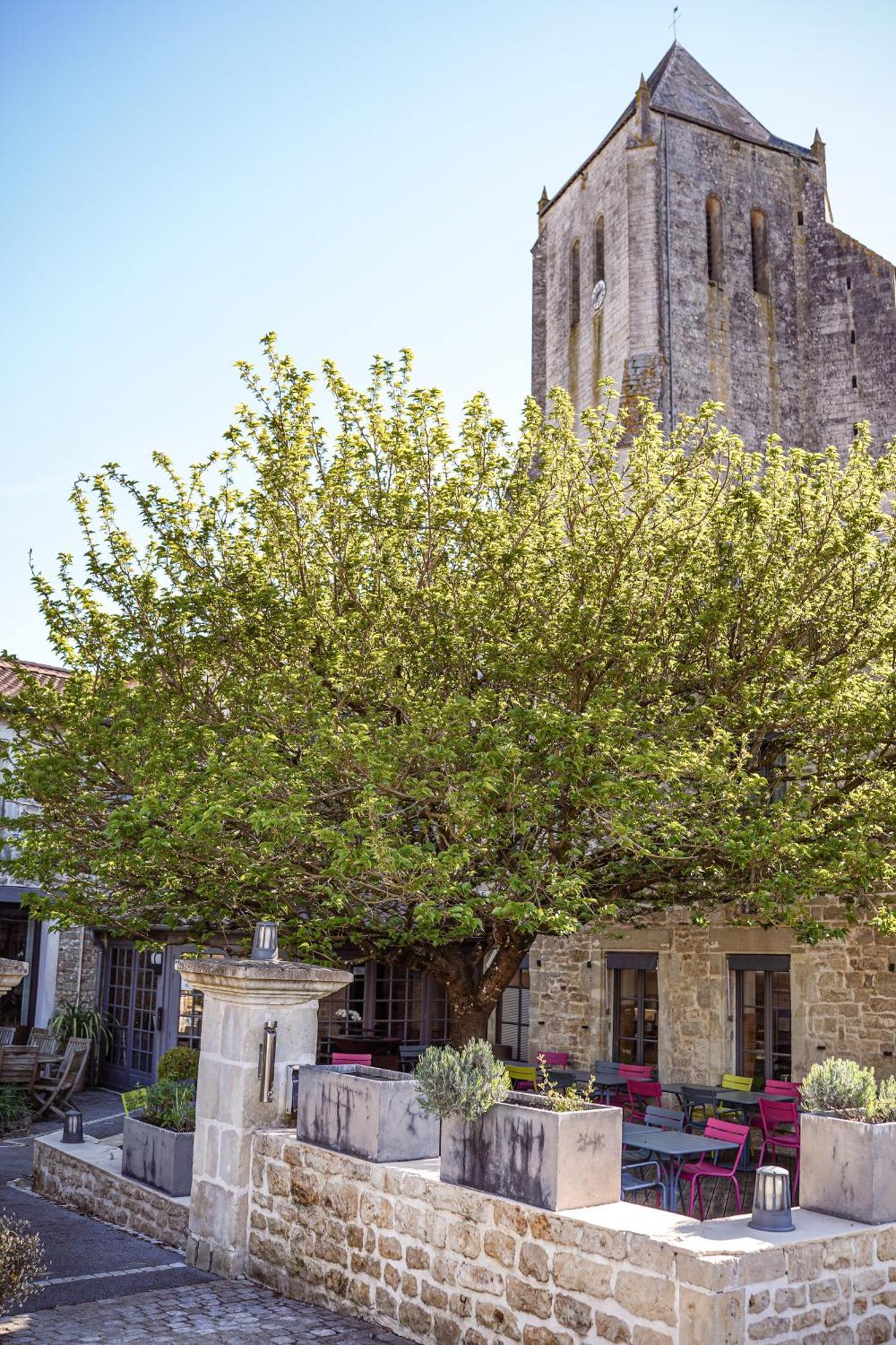 Logis Hostellerie De L'Abbaye Celles-sur-Belle Eksteriør bilde